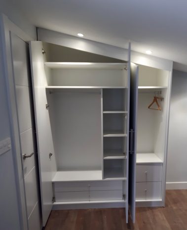 armario de madera empotrado