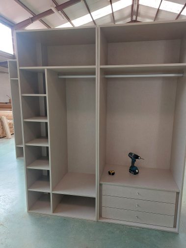 armario de madera empotrado