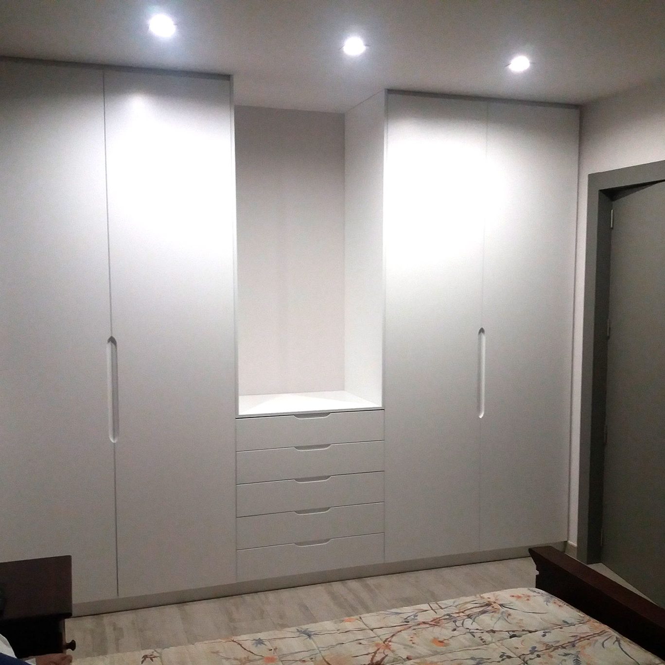 armario de madera empotrado