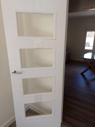 puerta interior de madera