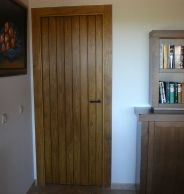 puerta interior de madera